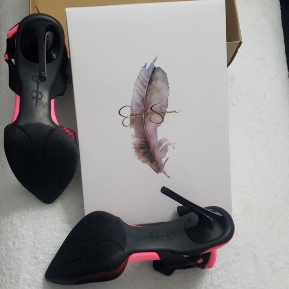 New Jessica Simpson - Picture 4 of 4